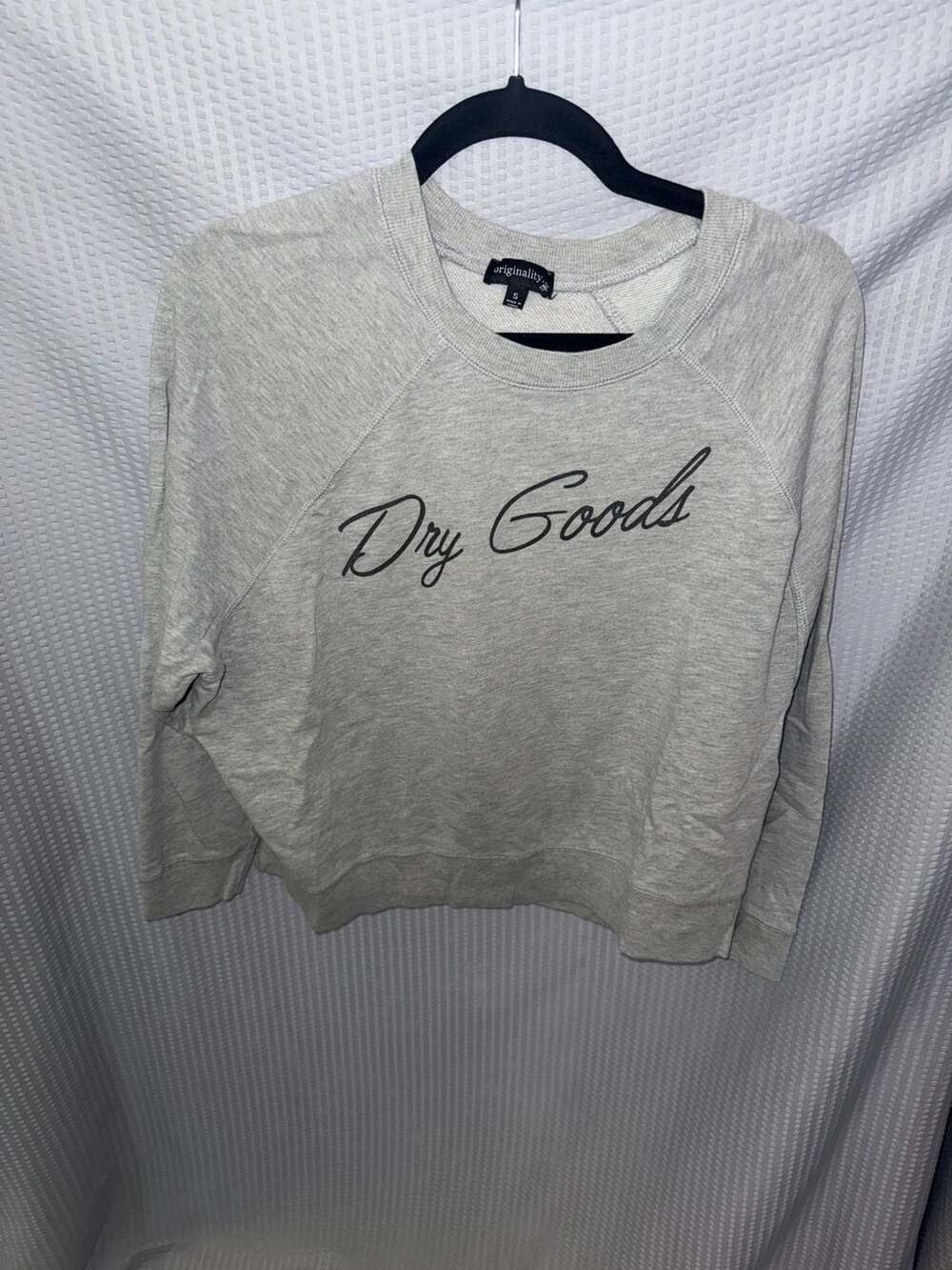 Originality. Dry Goods Graphic Grey Raglan Sweatshirt Size S